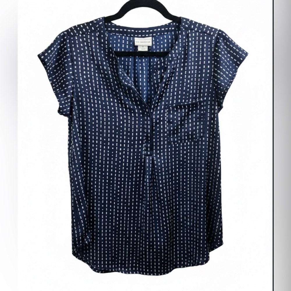 Liz Claiborne Navy and White Patterned Blouse
